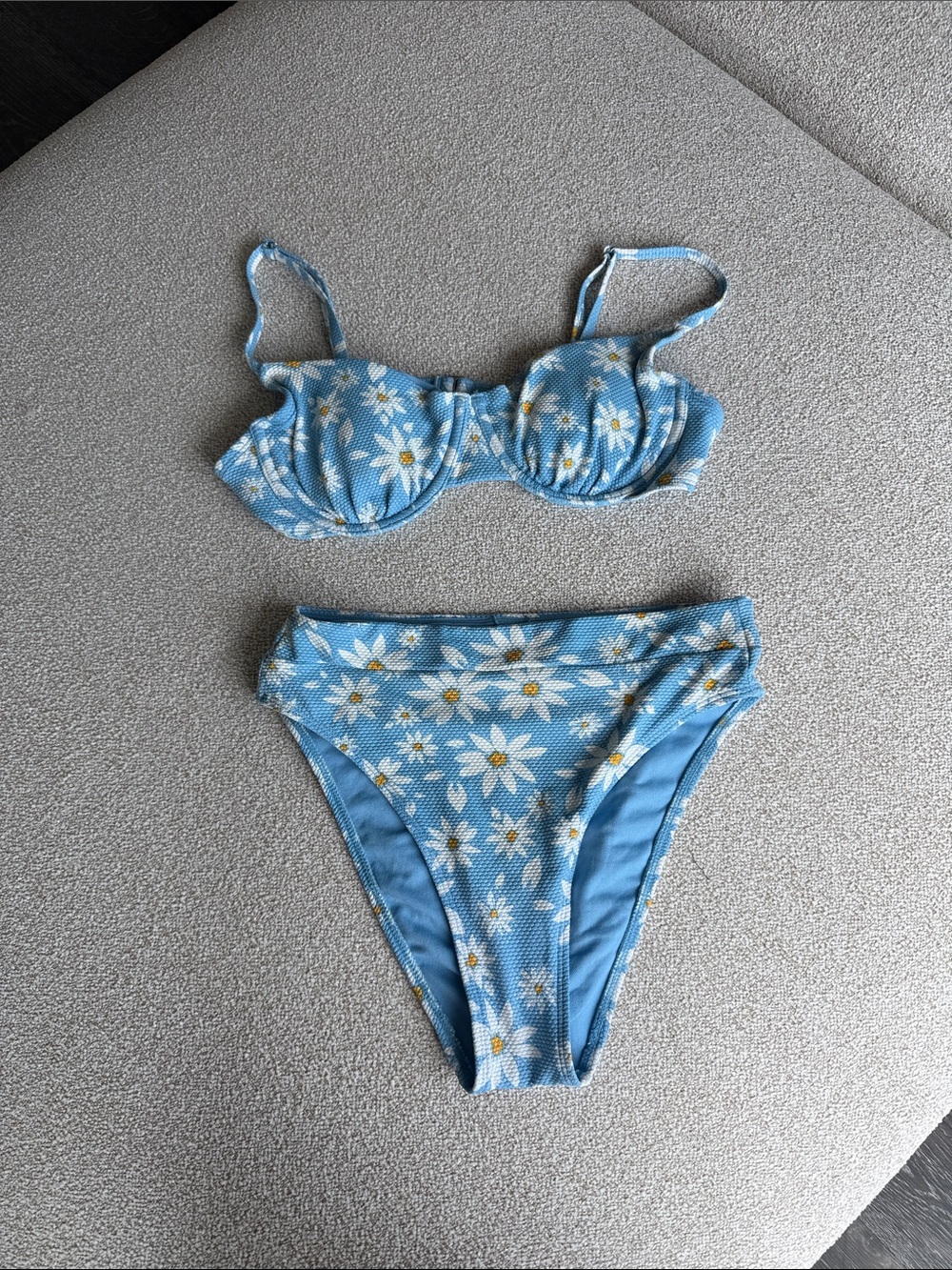 Xhilaration Blue Daisy Print Underwire Bikini